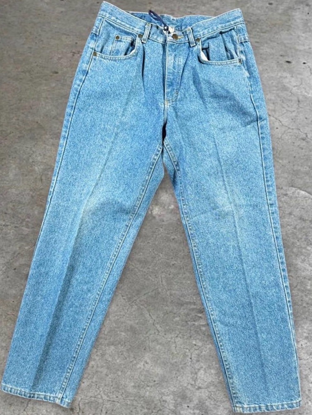 Vintage Lee USA Made light wash mom jeans relaxed tapered fit 33x30